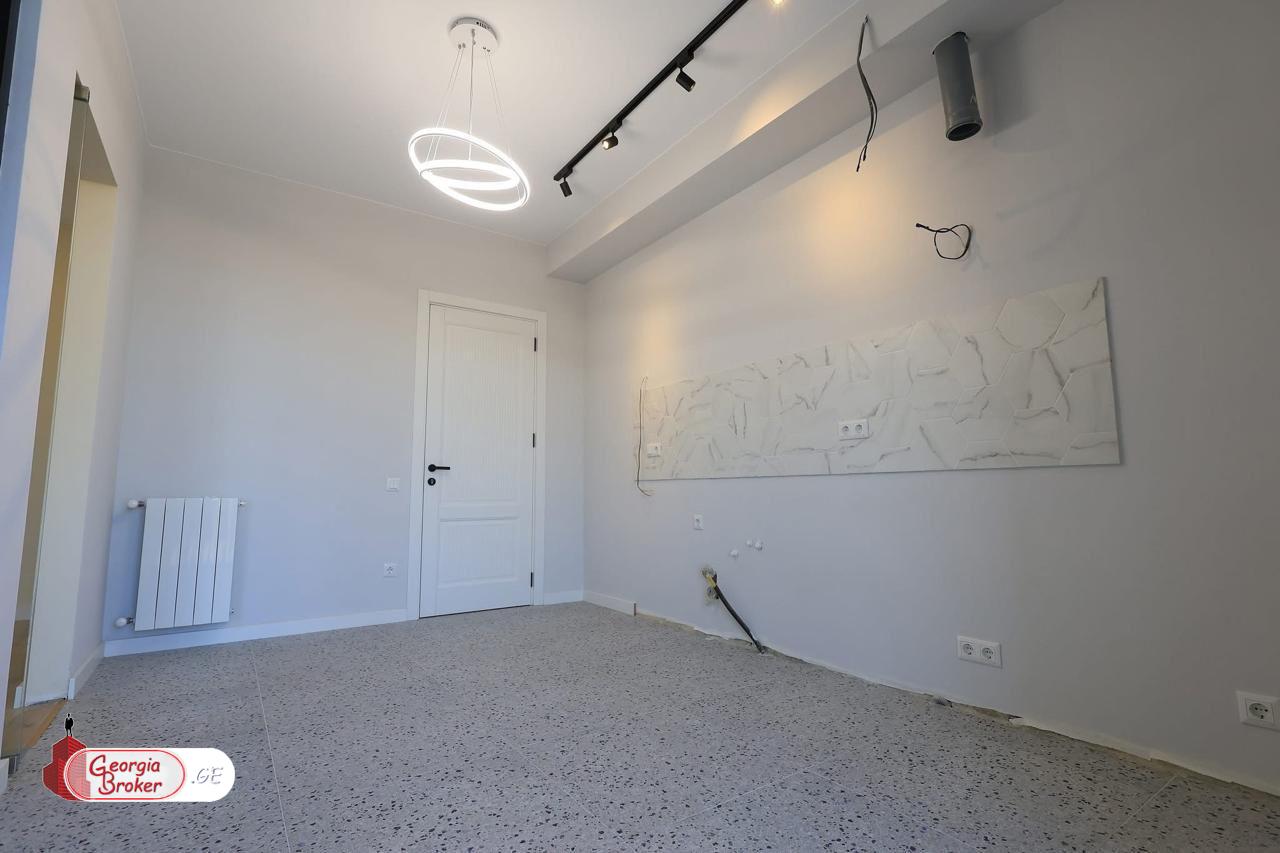 nearly repaired 5-room apartment for sale